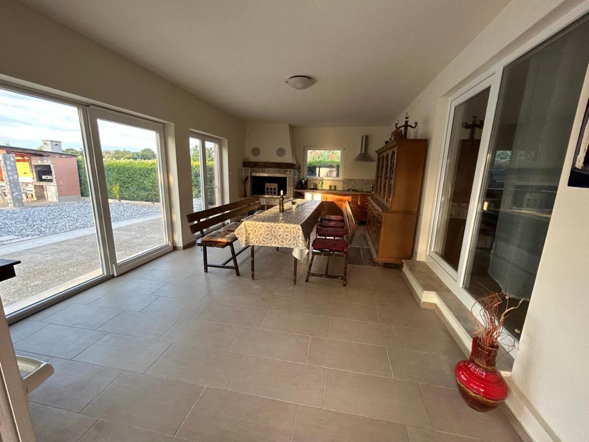 Dora House With Wifi And Outdoor Swimming Pool Villa Pula Exteriör bild