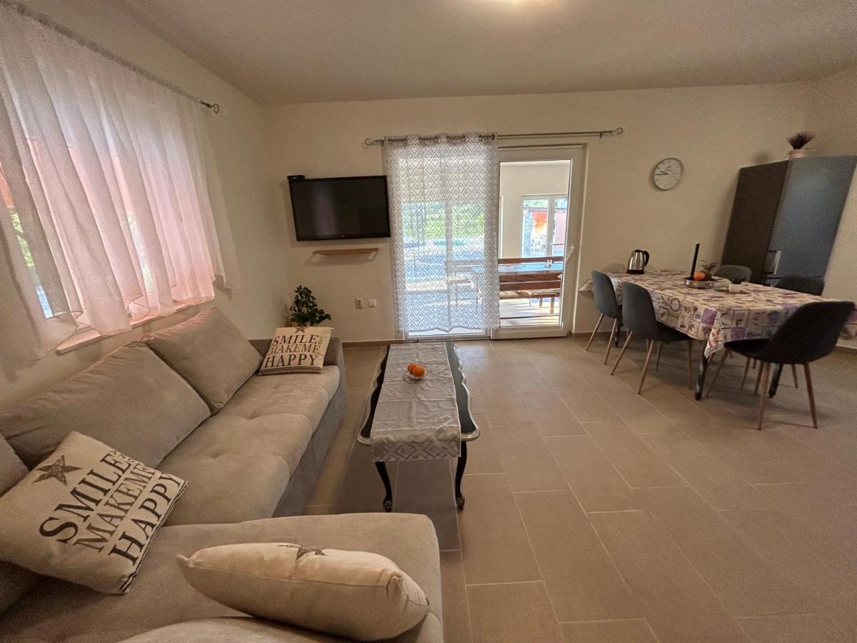 Dora House With Wifi And Outdoor Swimming Pool Villa Pula Exteriör bild