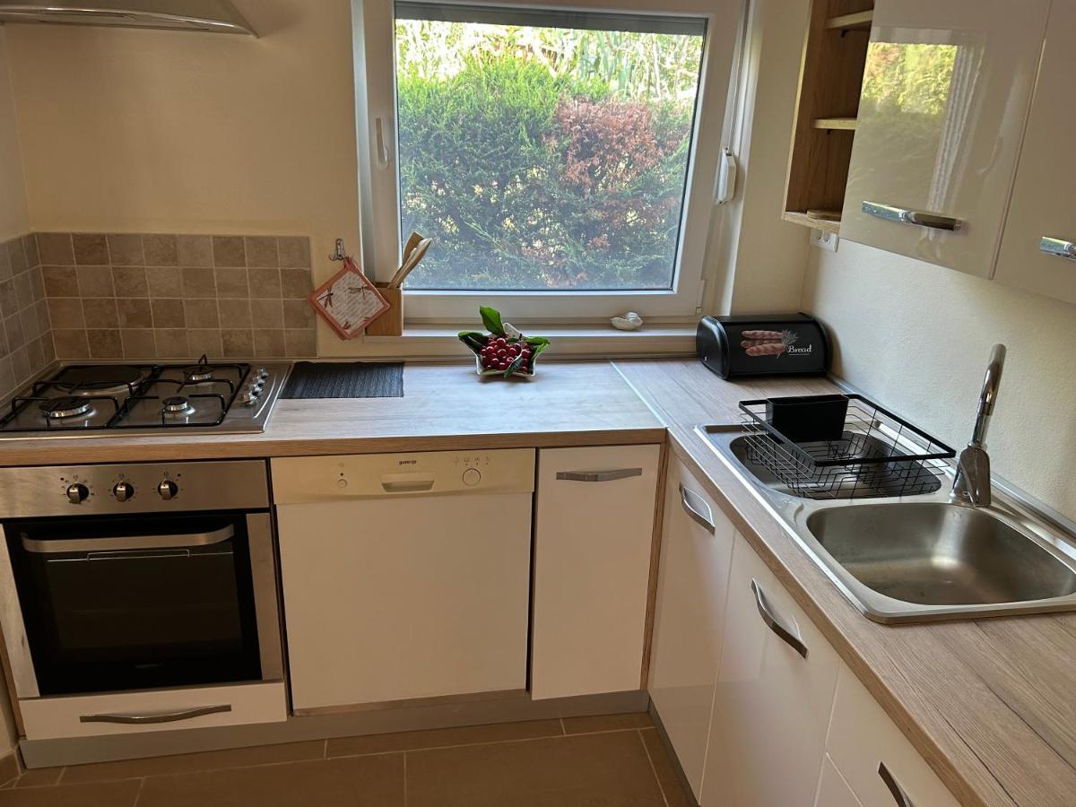 Dora House With Wifi And Outdoor Swimming Pool Villa Pula Exteriör bild