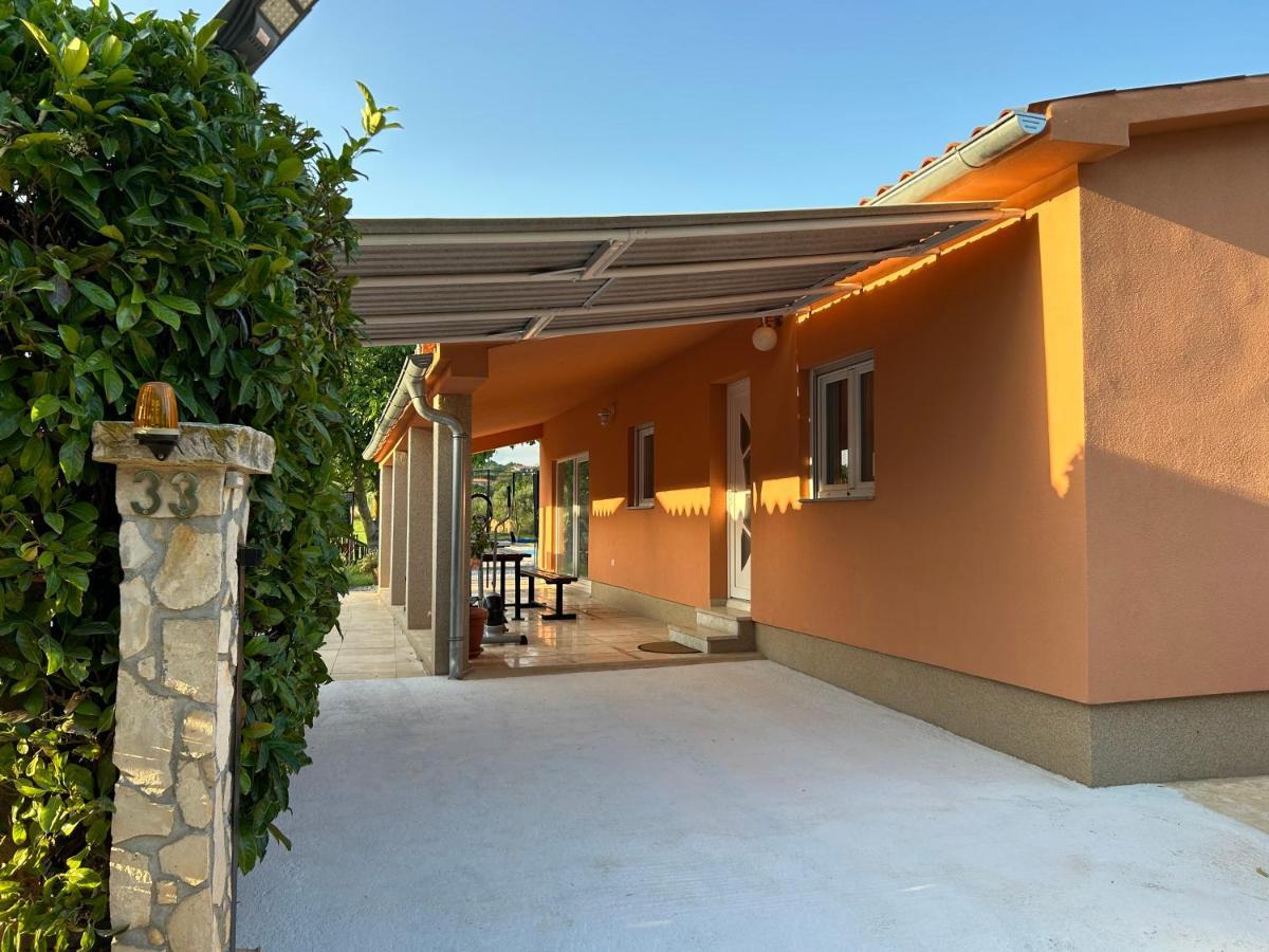 Dora House With Wifi And Outdoor Swimming Pool Villa Pula Exteriör bild