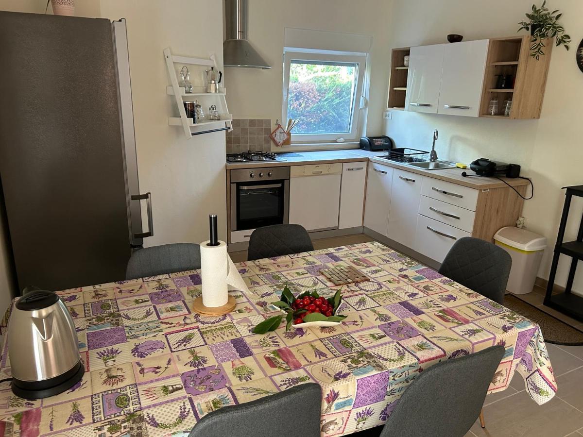 Dora House With Wifi And Outdoor Swimming Pool Villa Pula Exteriör bild
